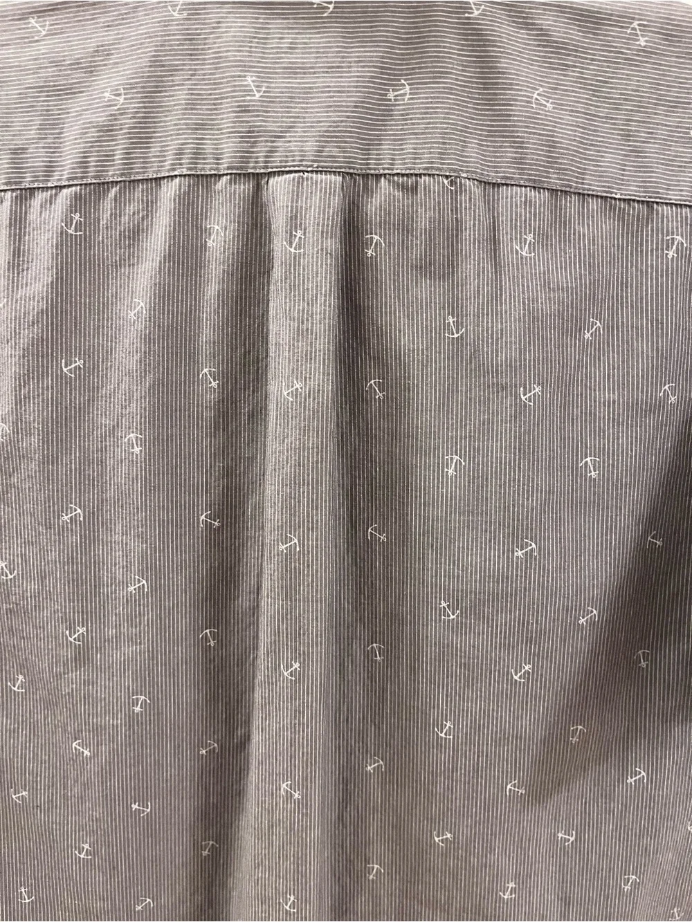 Banana Republic Gray Short-Sleeve Button-Down Shirt with Anchor Print - Size M